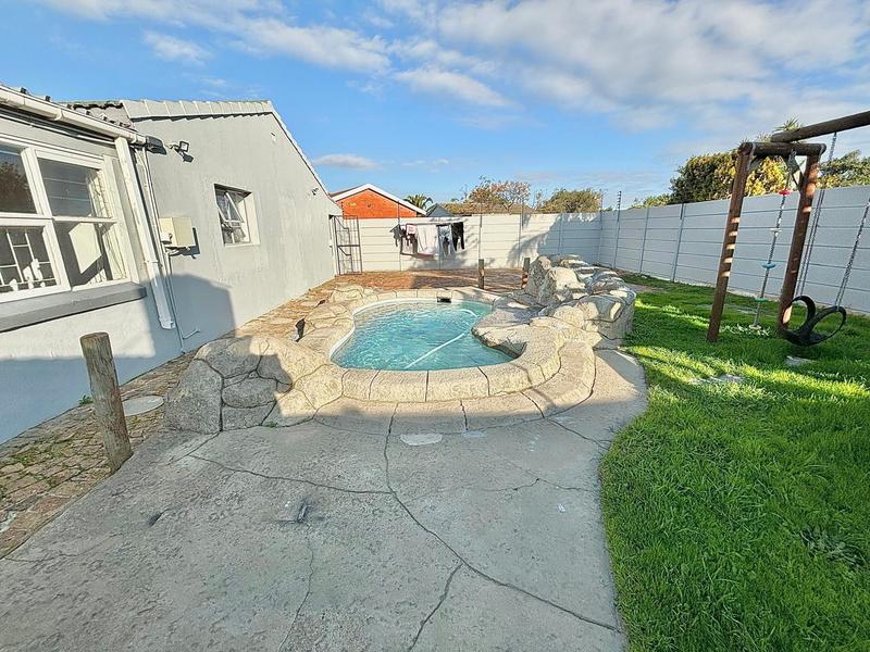 4 Bedroom Property for Sale in Richwood Western Cape